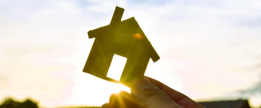 house in hand